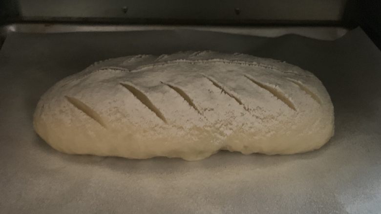 李子柒#瓜间一壶酒#同款面包,放入烤箱不通电二次发酵2倍大。