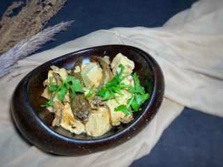 鲶鱼炖豆腐,出锅