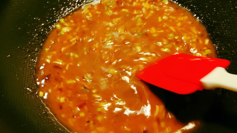 糖醋茄子,汤汁变得浓稠明亮。