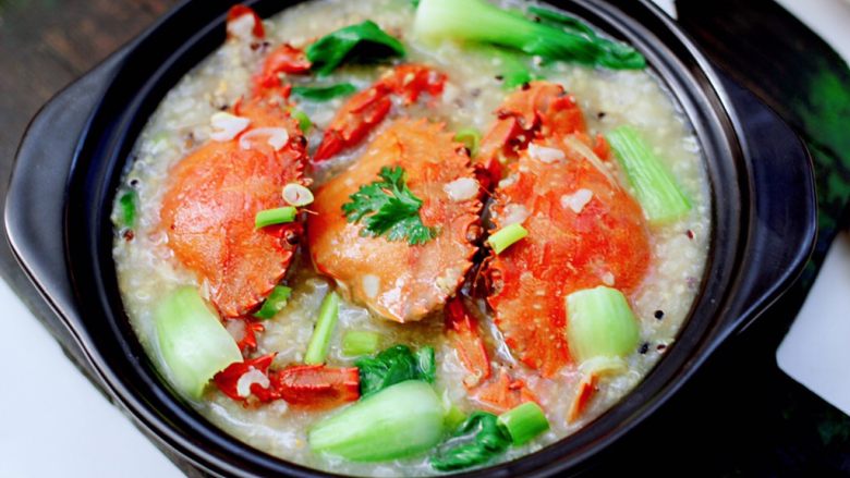 海蟹杂谷蔬菜粥,出锅咯～鲜美无比又营养丰富。