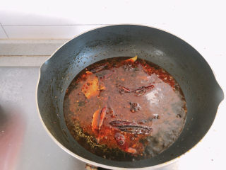 四川冒菜,加入开水烧开。