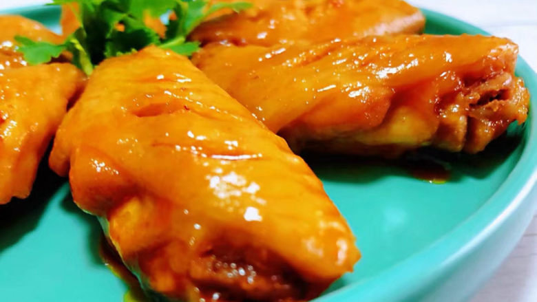 奥尔良鸡翅,平时的奥尔良鸡翅都是烤着吃这次换种做法别有一番滋味