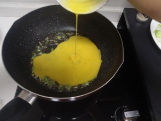 冬瓜鸡蛋汤,放入蛋液