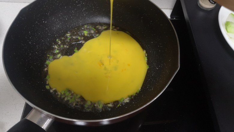 冬瓜鸡蛋汤,放入蛋液