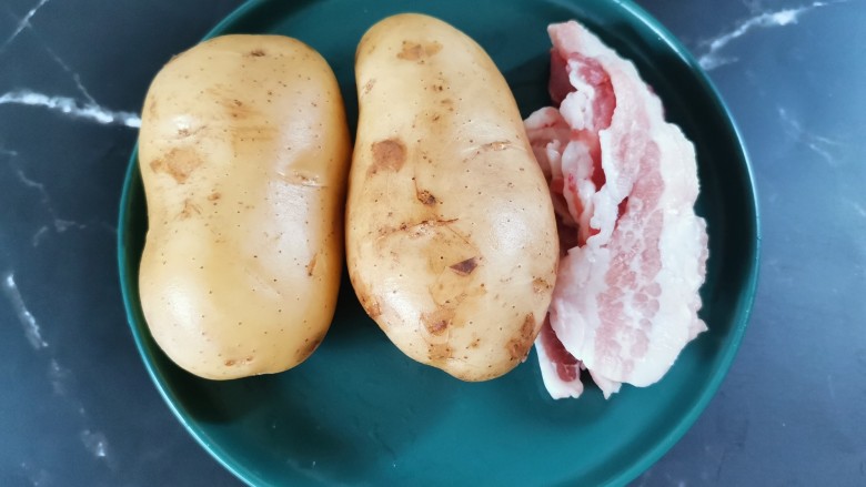红烧土豆,准备食材