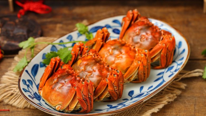 清蒸螃蟹,膏肥鲜美的清蒸螃蟹就做好了，秋季不能错过的美味呀！