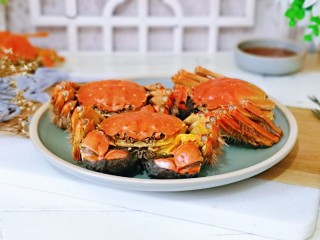 清蒸螃蟹,秋天吃蟹最佳时节，蟹比较肥。