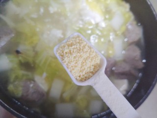 白菜豆腐汤,加一小勺鸡精