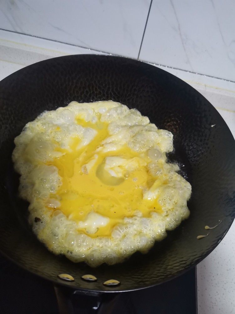 葱香鸡蛋酱,油7层热加鸡蛋