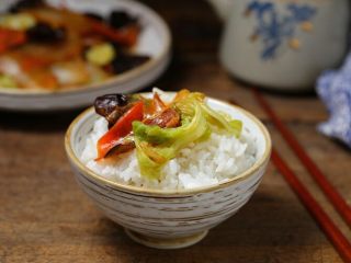 白菜炒肉片,配上米饭能吃一大碗！