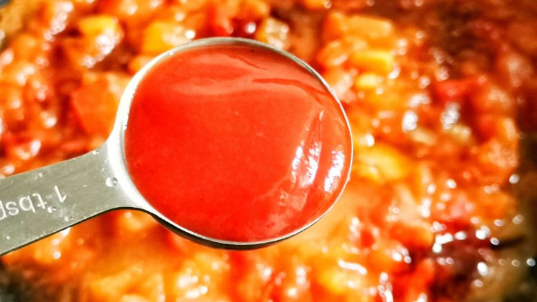 西红柿鸡蛋拌面,一勺<a style='color:red;display:inline-block;' href='/shicai/ 699'>番茄酱</a>，小半碗水，