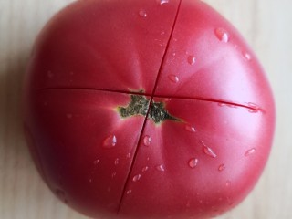 西红柿面疙瘩,划十字刀