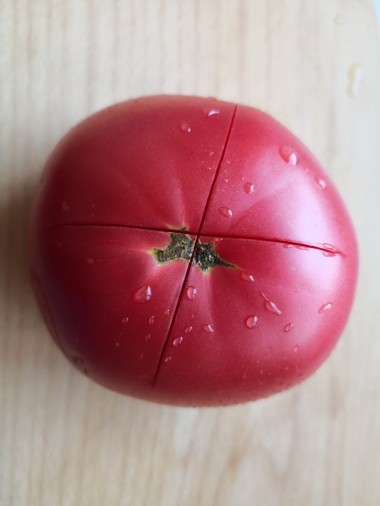 西红柿面疙瘩,划十字刀