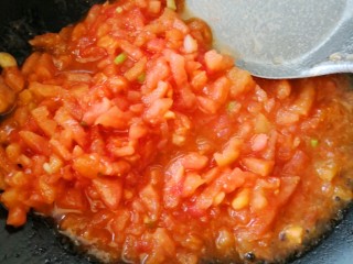 西红柿面疙瘩,炒出汤汁