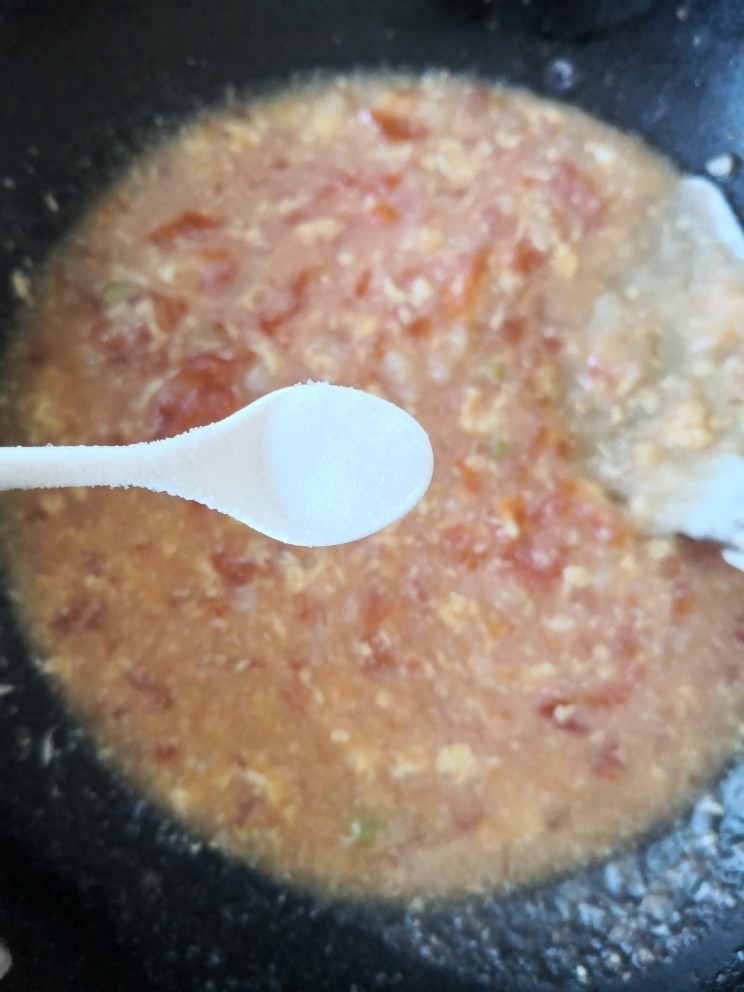 西红柿面疙瘩,搅匀烧开后调入盐