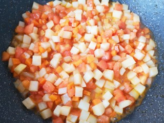 西红柿面疙瘩,放原味鲜酱油和盐调味。