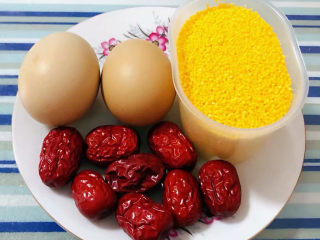 鸡蛋小米粥,准备原材料小米、鸡蛋、大枣