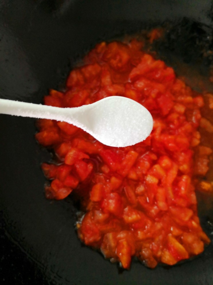 西红柿鸡蛋拌面,盐