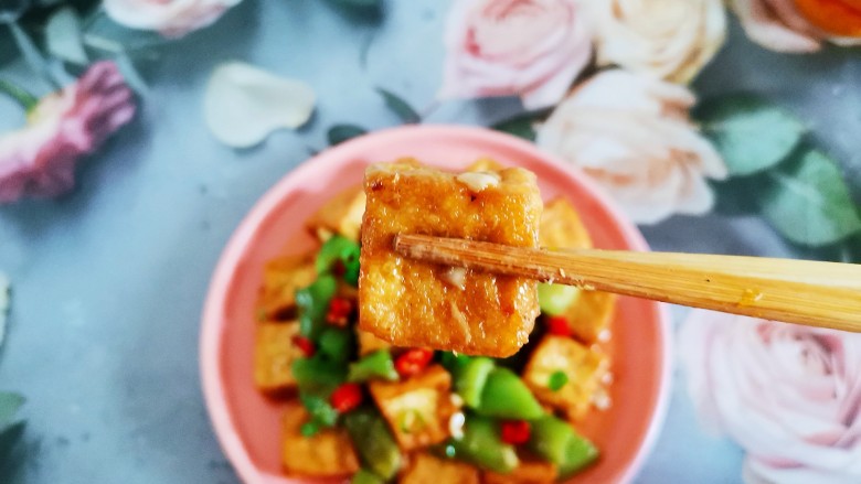 丝瓜炖豆腐,成品图！豆腐外焦里嫩，咸香美味！