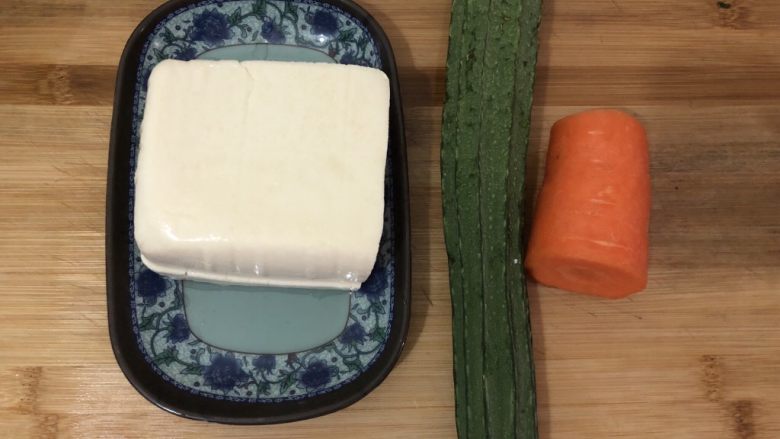 丝瓜炖豆腐,准备食材