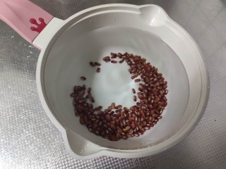 红豆小米粥,加入清水