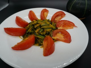素炒南瓜,最素的南瓜，没有其他食材，就放了一个西红柿
