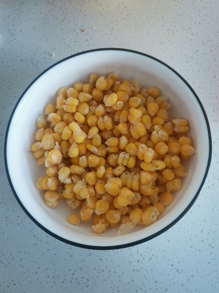 椒盐玉米,泡冷水30分