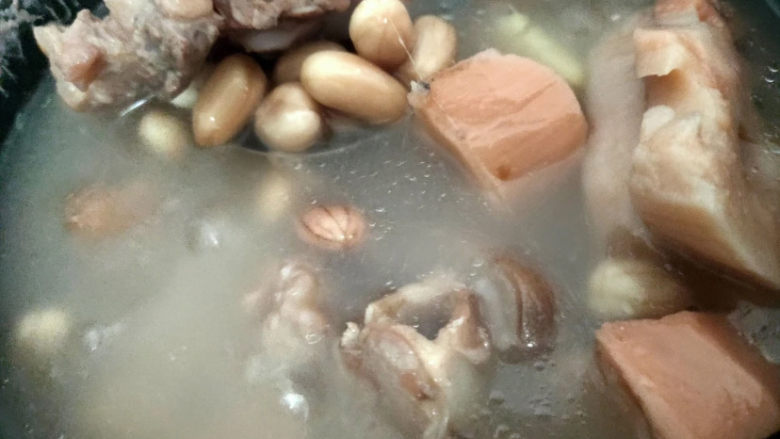 莲藕猪蹄汤,开始炖就可以了，砂锅的话，水开以后小火慢炖一个半至两个小时即可。