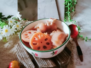 莲藕猪蹄汤