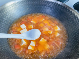 番茄豆腐汤,根据个人口味加入适量盐