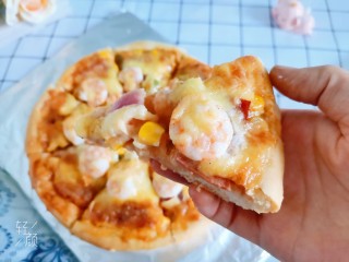 虾仁培根披萨,诱人的培根虾仁披萨