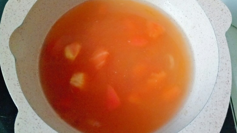番茄豆腐汤,加入适量清水