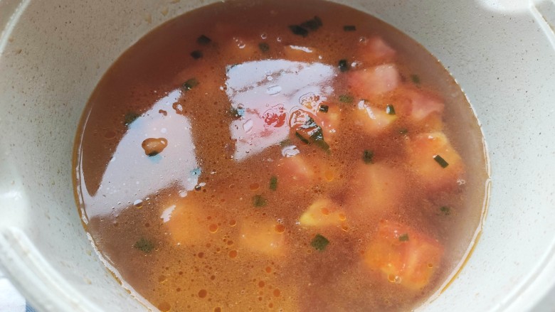 番茄豆腐汤,加入清水