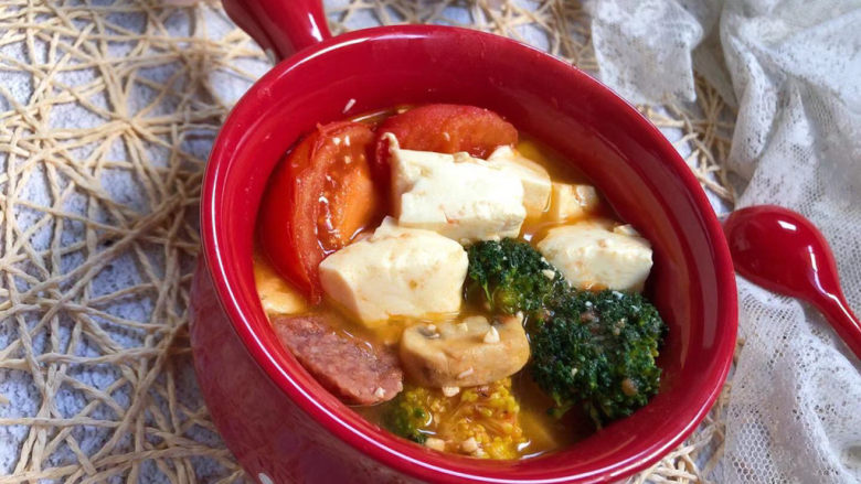 番茄豆腐汤,起锅装盘吧。