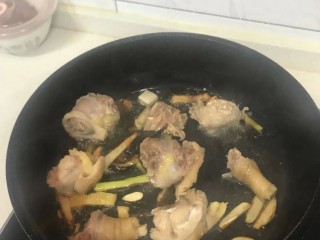 排骨烧鸡腿,加鸡腿肉