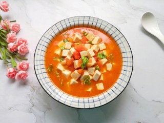 番茄豆腐汤,准备开饭！