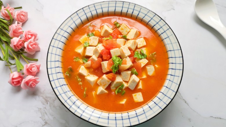 番茄豆腐汤,准备开饭！