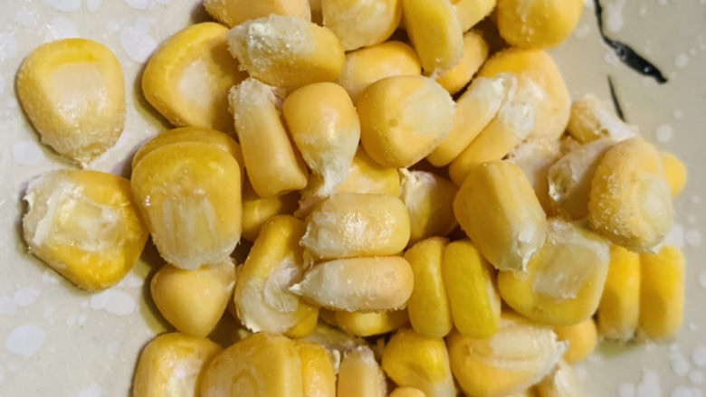 南瓜焖饭,准备玉米粒