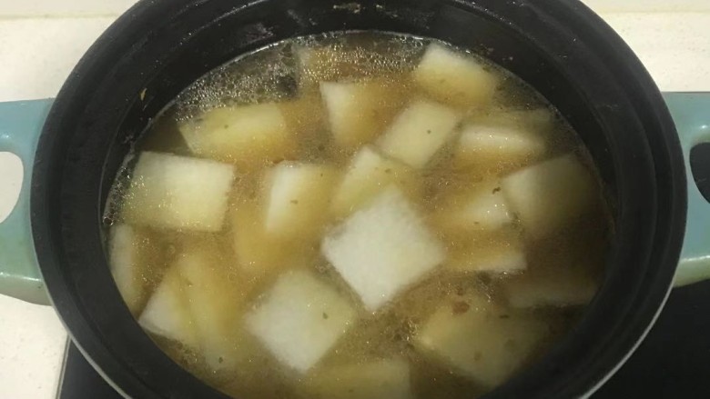 冬瓜排骨汤,在煮5分
