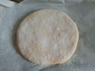 奶酪饼,发酵好后筛入面粉