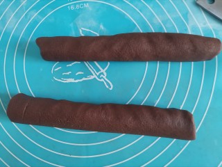 网红莎布蕾曲奇饼干（原味+巧克力口味）,同样搓成粗长条