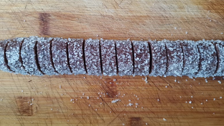 网红莎布蕾曲奇饼干（原味+巧克力口味）,切1.5厘米厚的饼干坯
