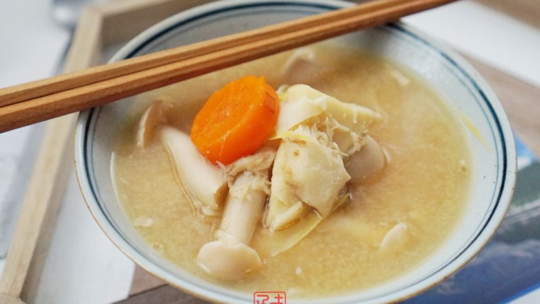 日式冬笋鳕鱼汤,10、然后再次煮上5分钟，即可。
