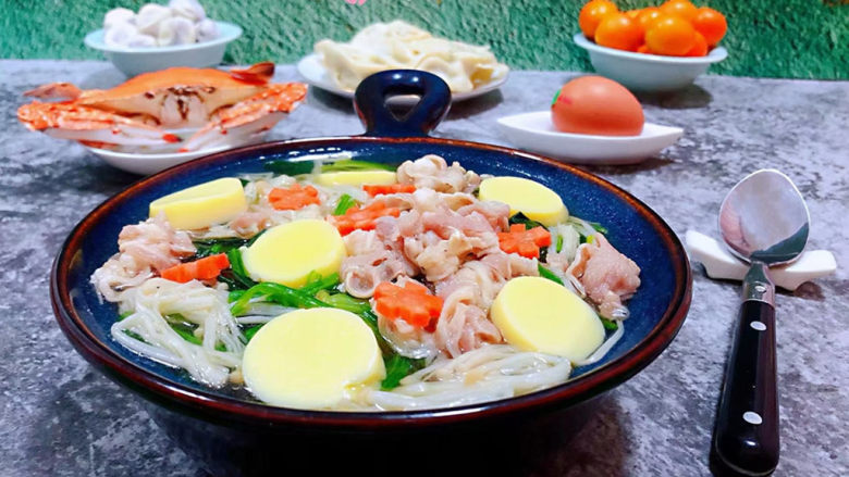 金针菇日本豆腐,营养丰盛的早餐会给家人带来一天的愉悦心情哦