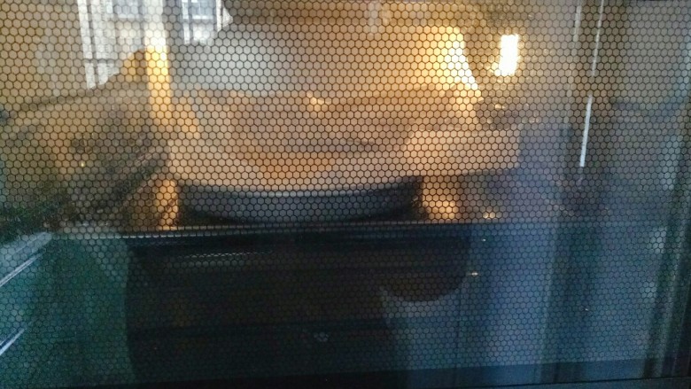 脆皮年糕,烤箱预热，170度35分钟