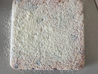 麦片雪花酥,表面跟底部筛入奶粉