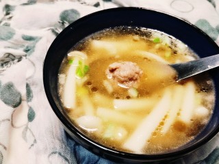 海鲜菇肉丸汤