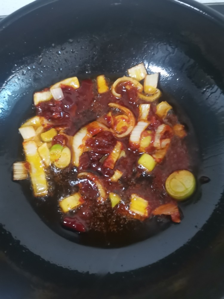 家庭版—砂锅方便面,炒出红油