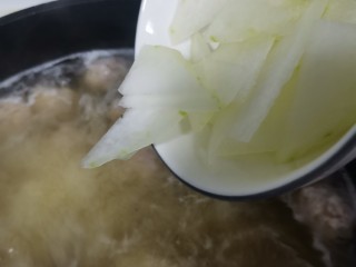 冬瓜肉丸汤,下冬瓜在煮5 分