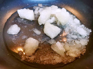 柚子糖,冰糖加水400克煮成粘稠状